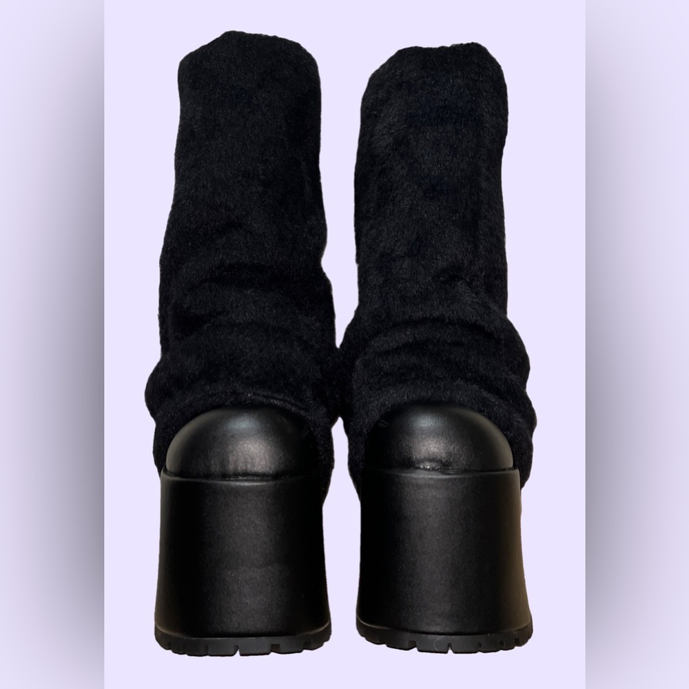 Sugar Thrillz Snuggle Wonderland Black Platform Boots with Leg Warmers - Picture 12 of 12